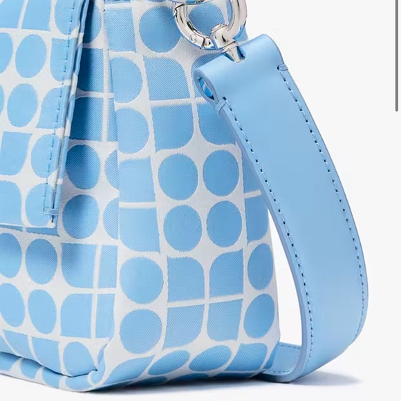 Kate Spade Noel Jacquard Convertible Crossbody Canvas XBody
Astral Blue
NWT - Picture 7 of 16